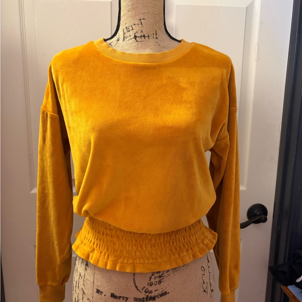 Michael Kors Golden Long Sleeve Sweatshirt